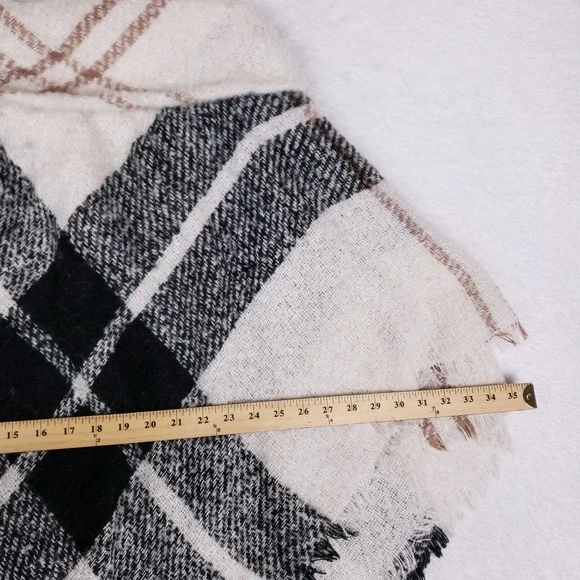 Sonoma Poncho Hooded Plaid Toggle One Size Cream Black Fall Cozy Cottagecore - Picture 9 of 10